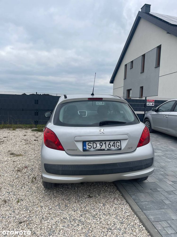 Peugeot 207 2008 photo 4