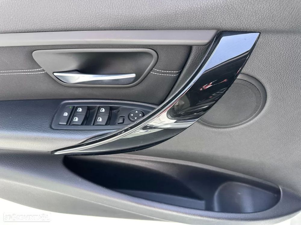 BMW 318 d Sport Line - 21