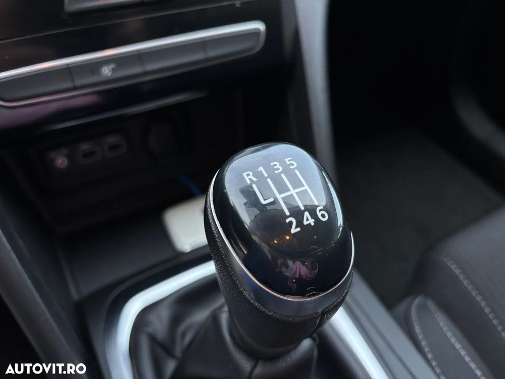 Renault Megane BLUE dCi 115 BUSINESS EDITION - 23