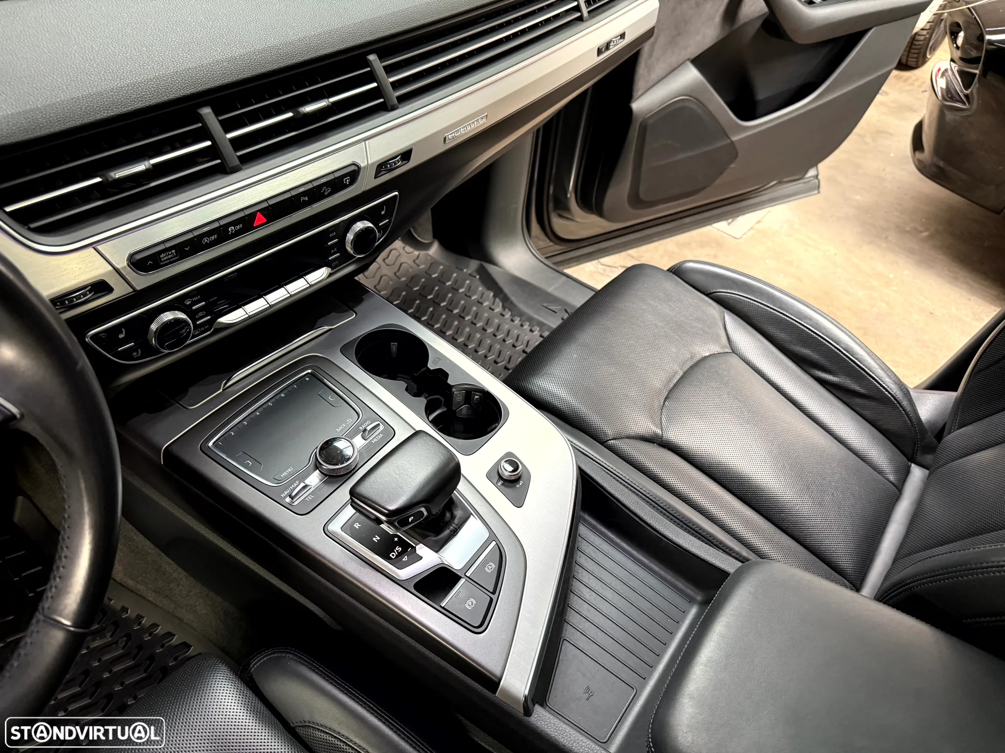 Audi Q7 3.0 TDI quattro S-line Tiptronic 7L - 32