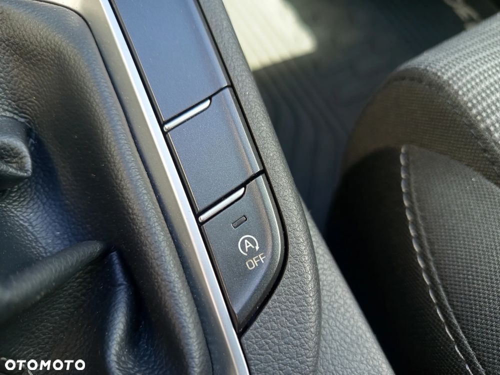 Hyundai i30 1.4 Classic + - 24