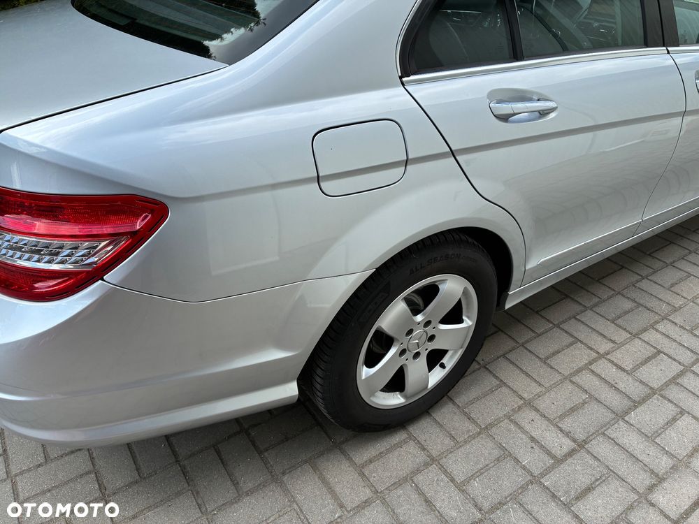 Mercedes-Benz Klasa C 280 4Matic 7G-TRONIC Elegance - 16