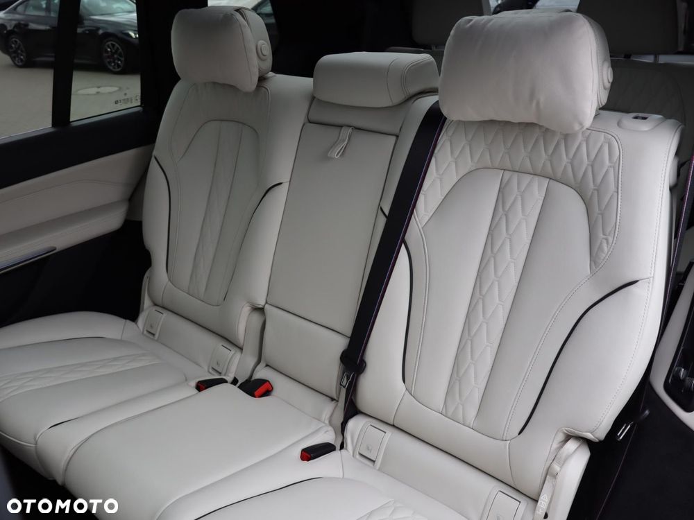 BMW X7 - 9