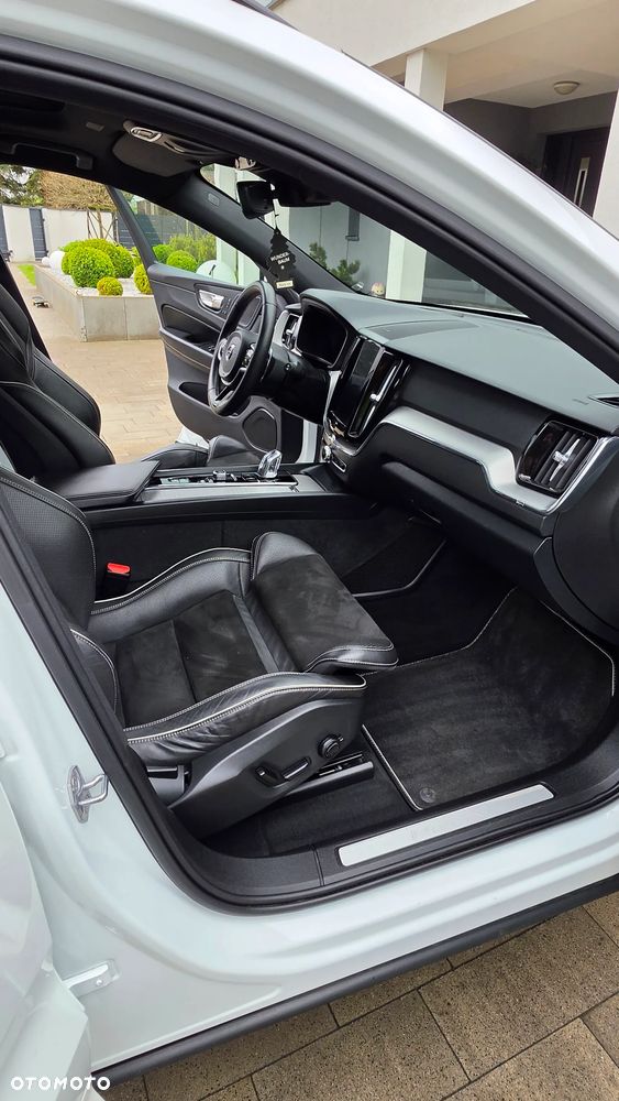 Volvo XC 60 T8 AWD Recharge Geartronic RDesign - 12