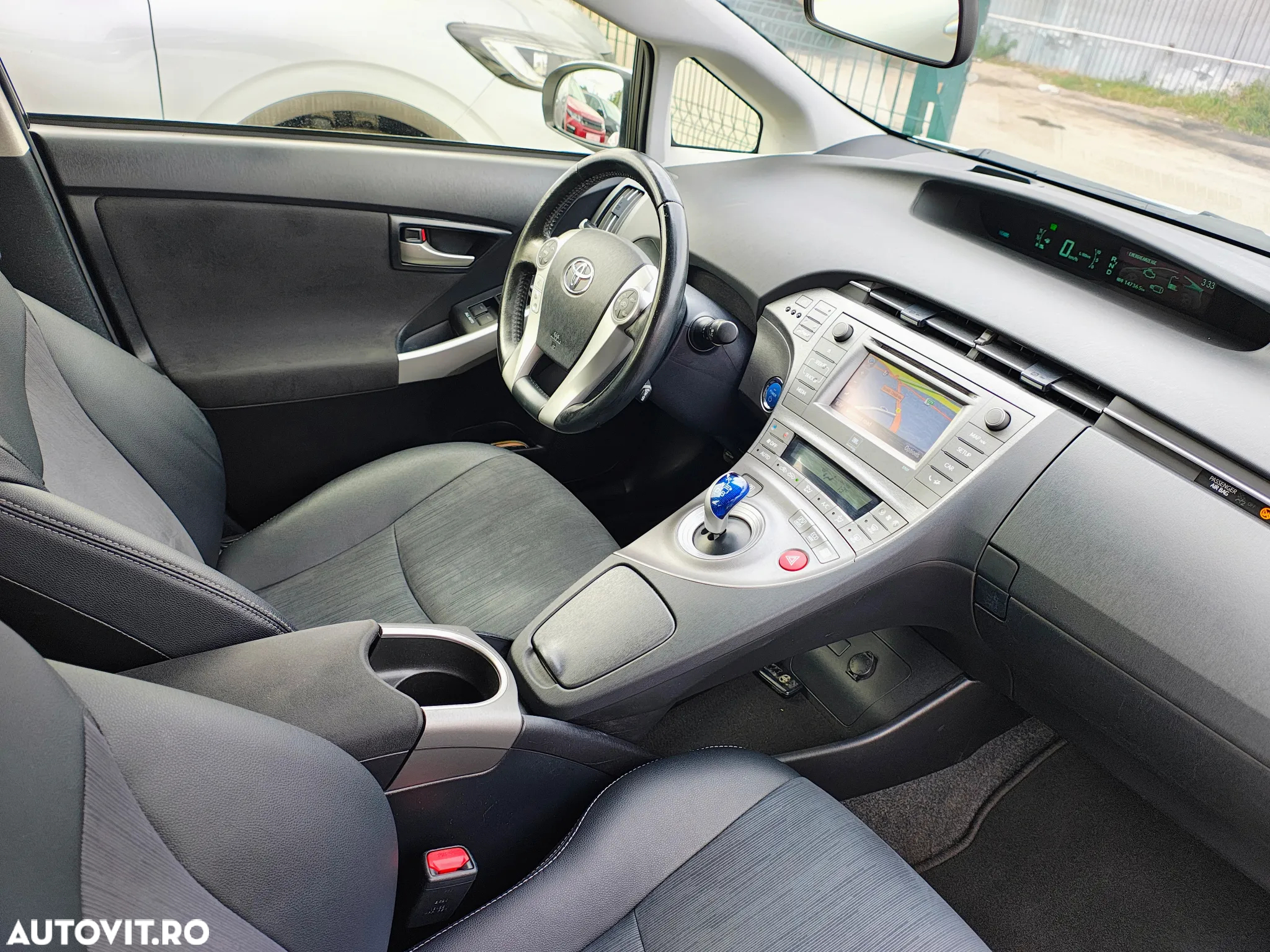 Toyota Prius 1.8 HSD Exclusive - 6