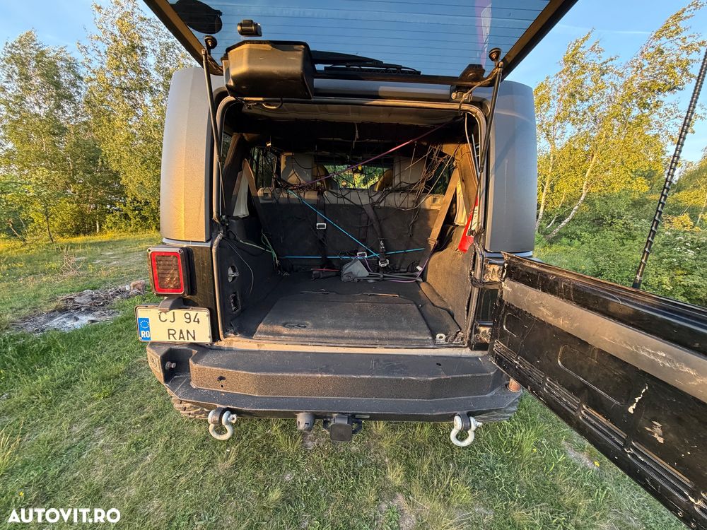 Jeep Wrangler - 8