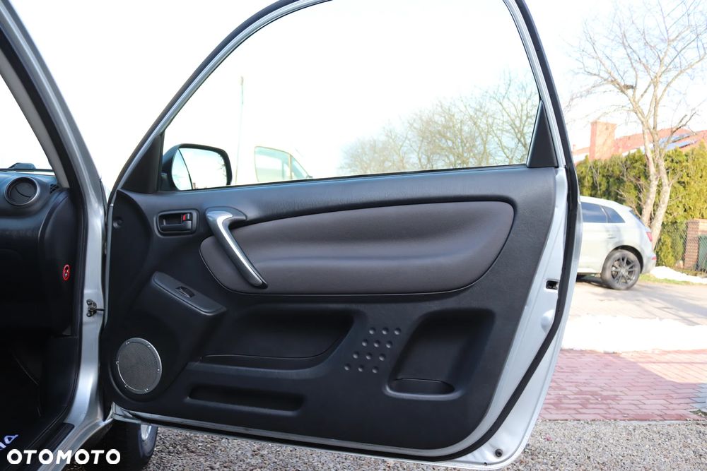 Toyota RAV4 4x4 Sol - 26