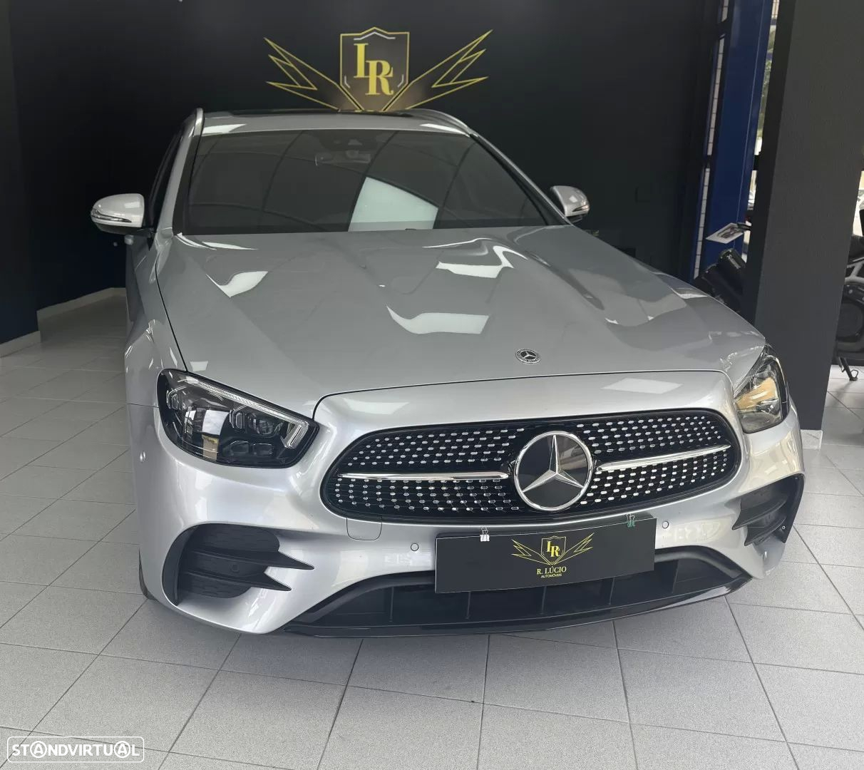 Mercedes-Benz E 300 e AMG Line - 2
