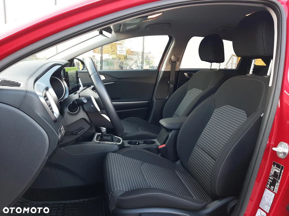 Kia Ceed 1.5 T-GDI M DCT - 11