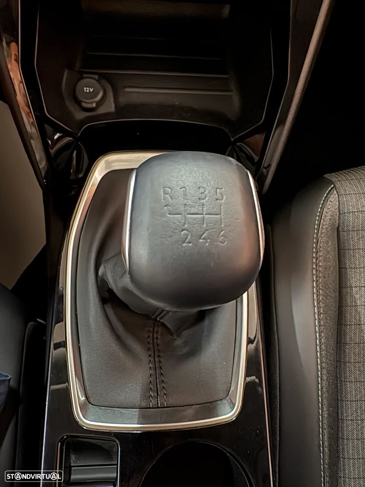 Peugeot 2008 1.2 PureTech Allure Pack - 17
