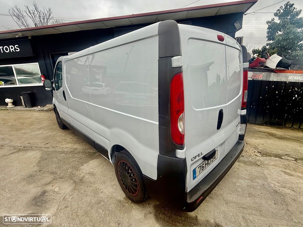 Opel Vivaro longa - 2
