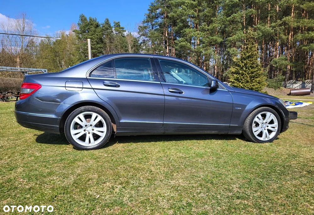 Mercedes-Benz Klasa C 180 BlueEFFICIENCY Avantgarde - 2
