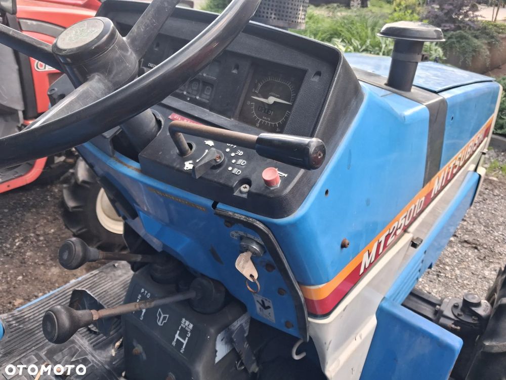 Mitsubishi Mt2501 - 3
