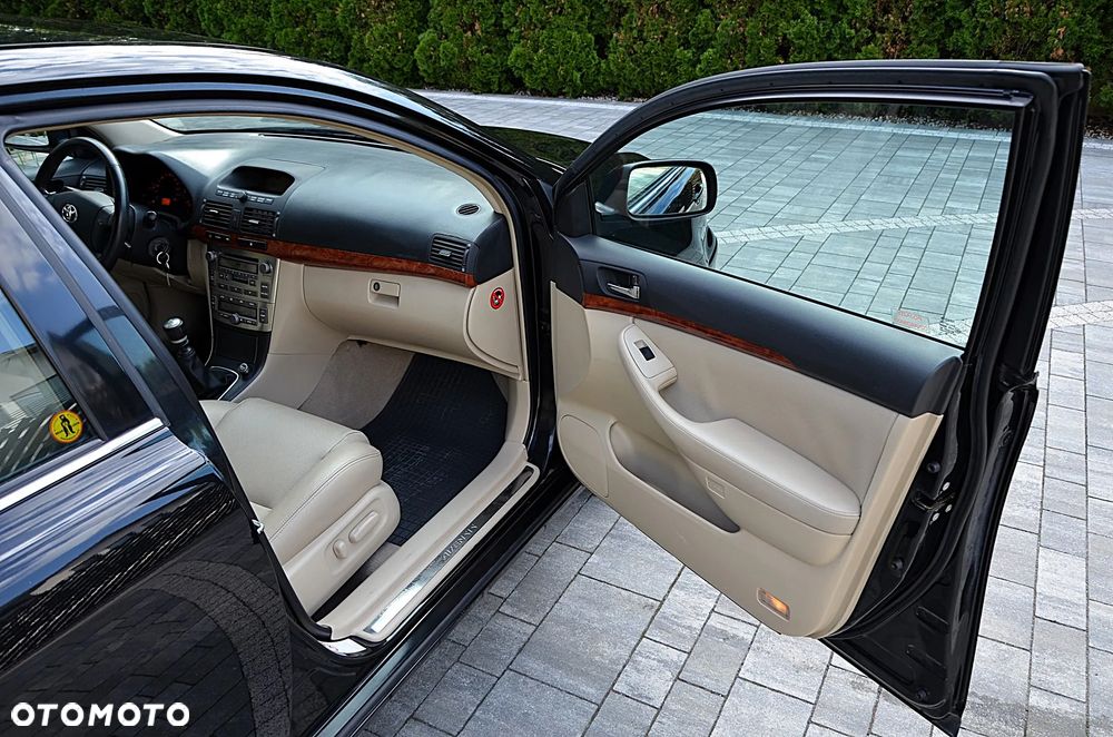 Toyota Avensis 2.2 D-4D Prestige - 25