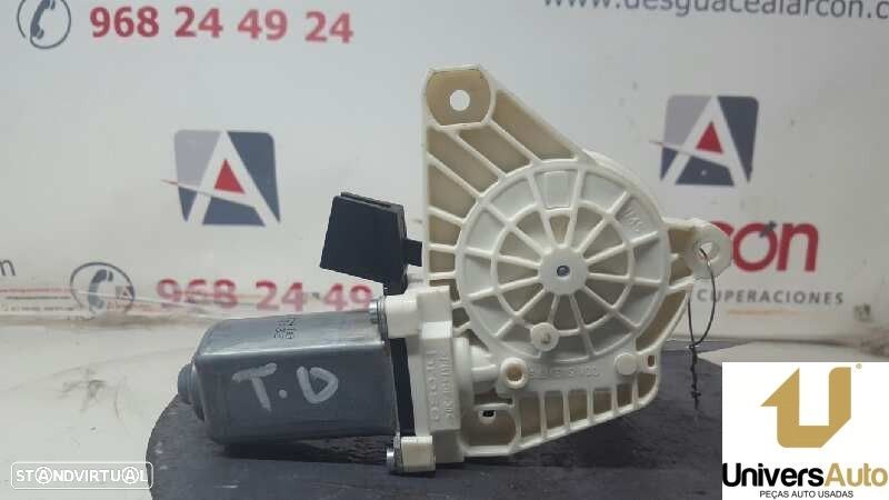 MOTOR ELEVADOR TRASEIRO DIREITO MERCEDES CLASE B (W245) 200 CDI (245.208) - 2