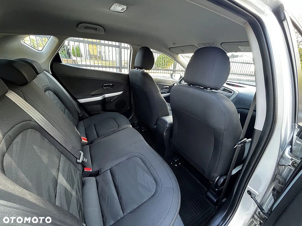 Kia Ceed - 10