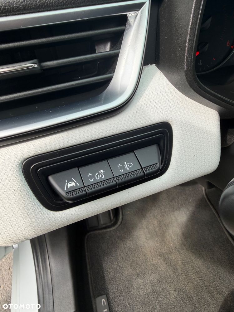 Renault Clio - 11