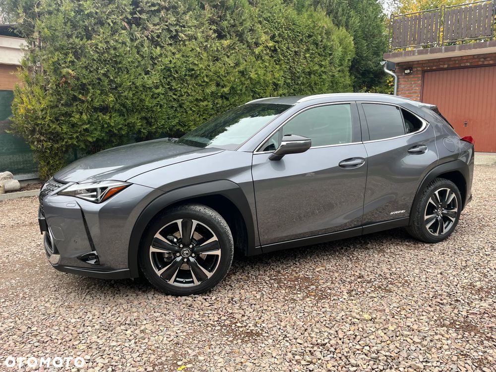 Lexus UX - 3