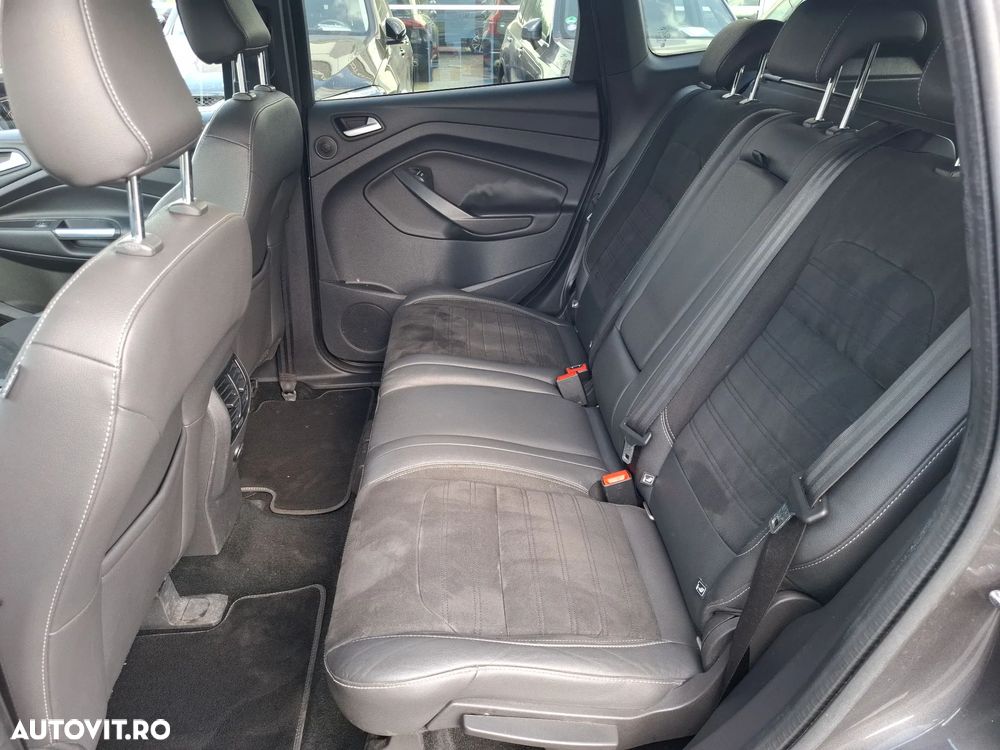 Ford Kuga 2.0 TDCi 4WD Powershift ST-Line - 19