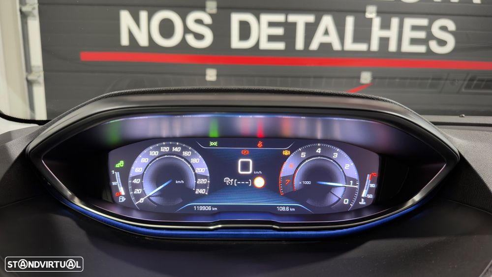 Peugeot 5008 1.2 PureTech Allure Grip Control - 27