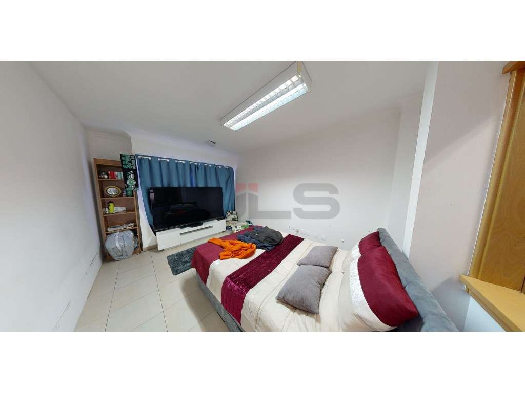 Apartamento T1 no Rés-do-Chão de 52m2 - Ideal para Habitação própri... - Grande imagem: 3/17