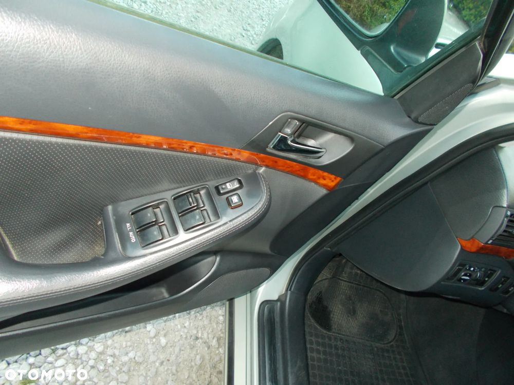 Toyota Avensis 2.0 D-4D Sol - 7