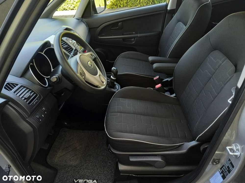 Kia Venga - 27