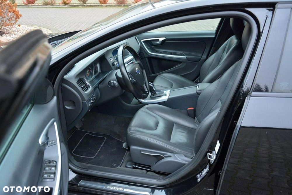 Volvo V60 D4 Geartronic Momentum Pro - 16