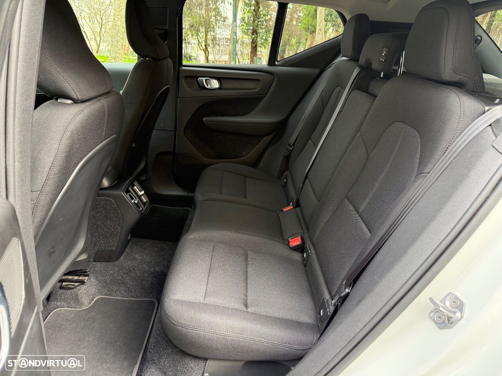 Volvo XC 40 1.5 T3 Tech Edition - 32