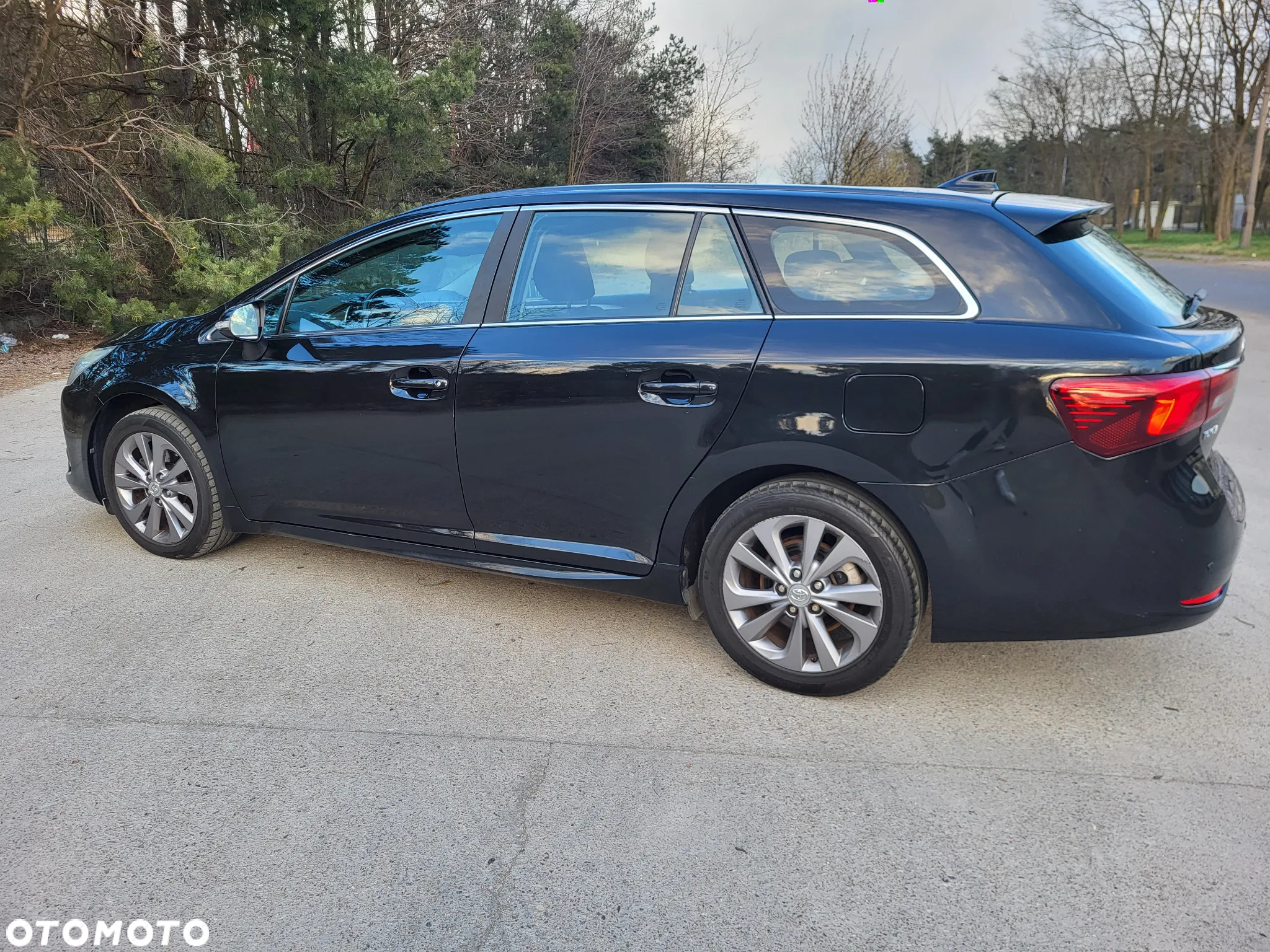 Toyota Avensis 1.6 D-4D Active - 12