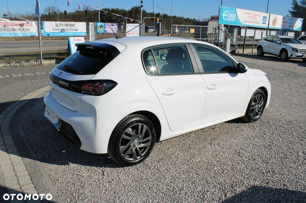 Peugeot 208 - 6