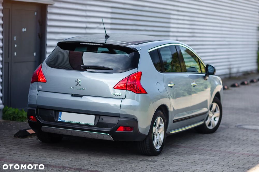 Peugeot 3008 Hybrid4 - 12
