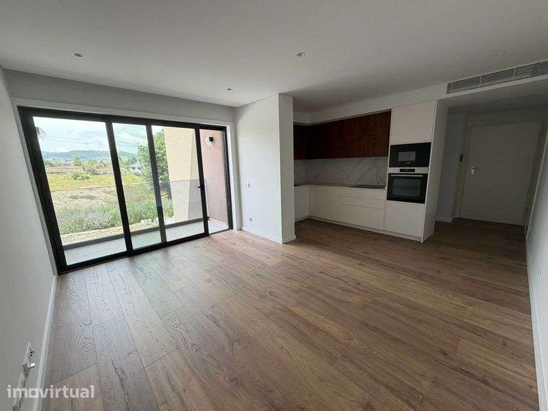 Apartamento T2 NOVO para arrendamento - Grande imagem: 2/12