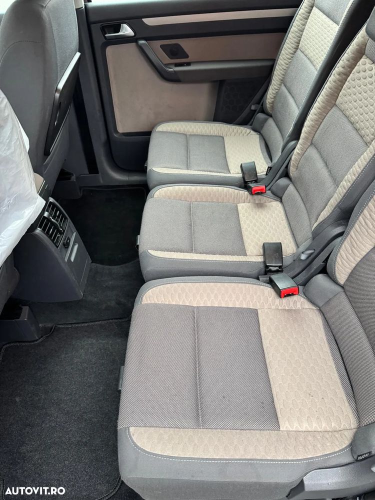 Volkswagen Touran 2.0 TDI DPF DSG Cross - 26