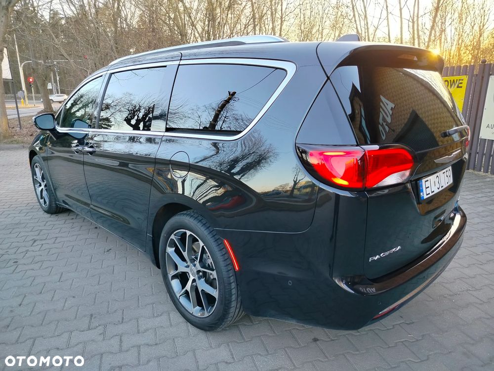 Chrysler Pacifica - 6