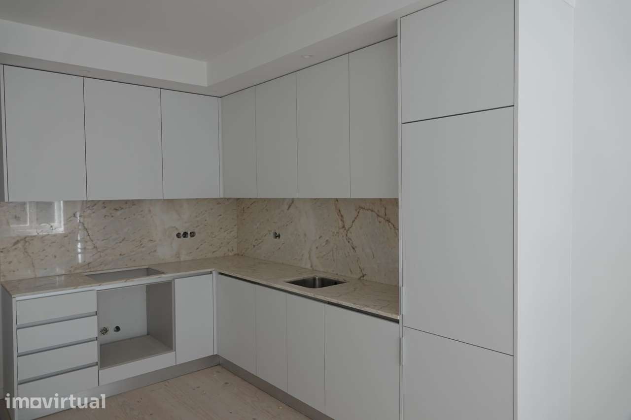 Apartamento T0 com piscina, garagem e elevador - Porto - Grande imagem: 5/16