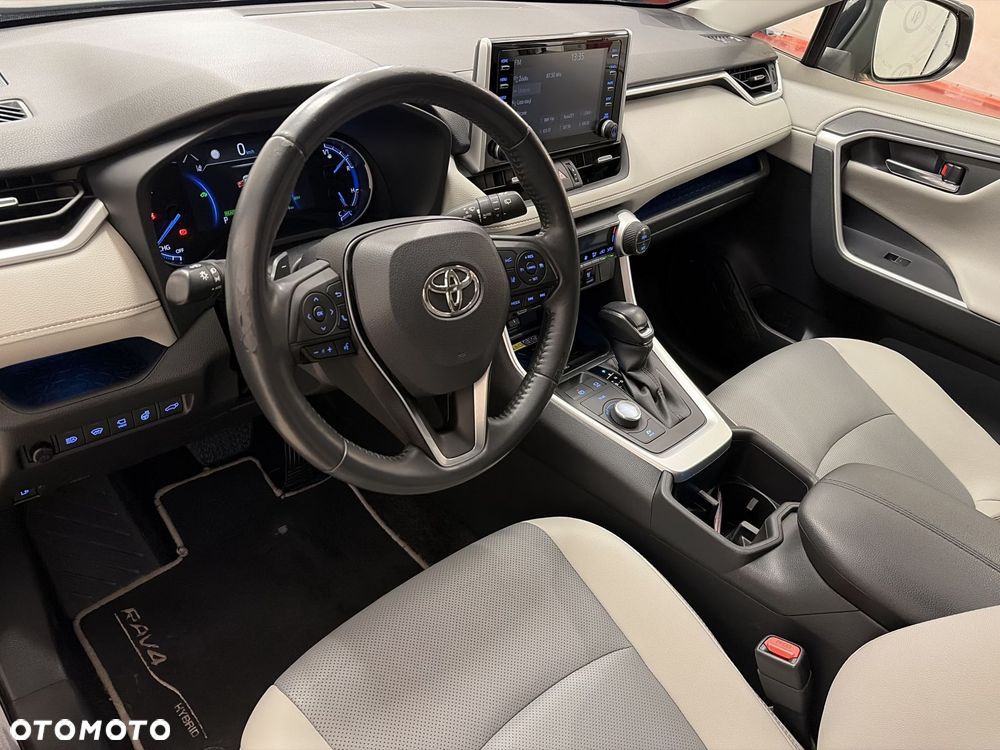 Toyota RAV4 - 10