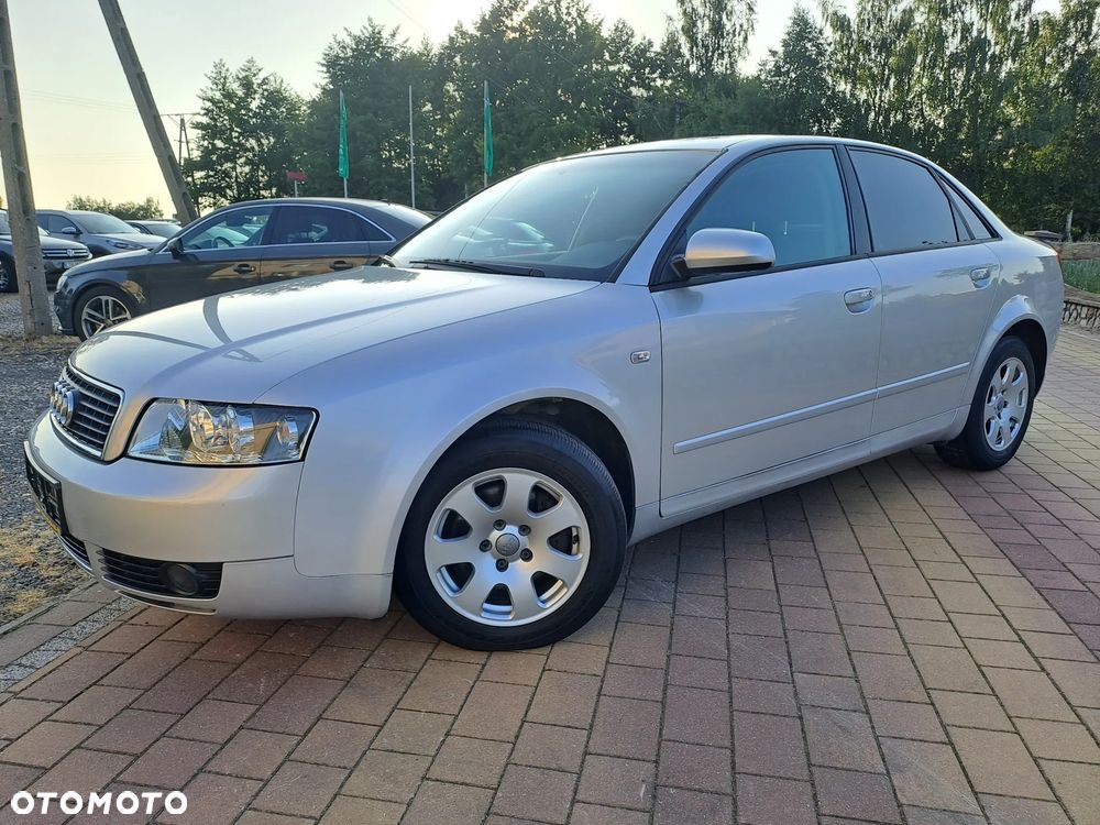 Audi A4 Limousine - 3