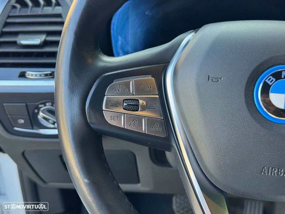 BMW iX3 Impressive - 12