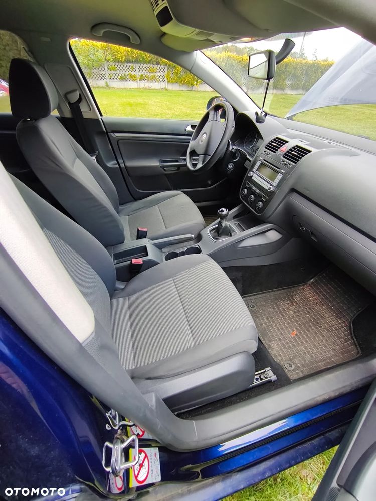 Volkswagen Golf - 28