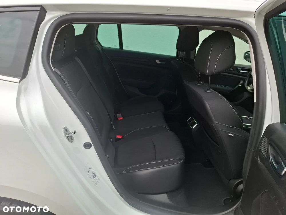 Renault Megane ENERGY TCe 140 EDC LIMITED - 34