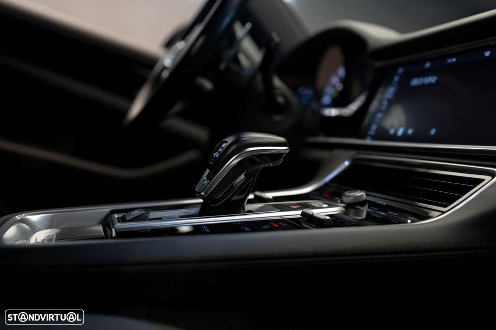 Porsche Panamera Sport Turismo 4 E-Hybrid Edition 10 Anos - 12