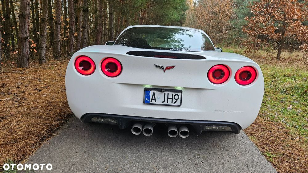Chevrolet Corvette - 21