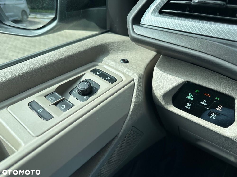 Volkswagen california Nowa California Beach silnik: 2,0 l TDI SCR 150 KM / skrzynia biegów: 7-biegowa DSG rozstaw osi: 3124 mm - 22