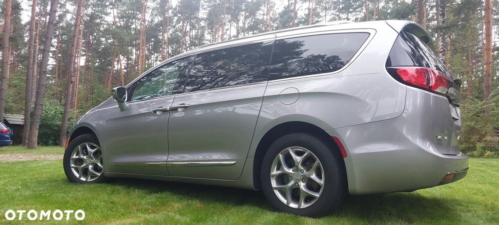Chrysler Pacifica - 8