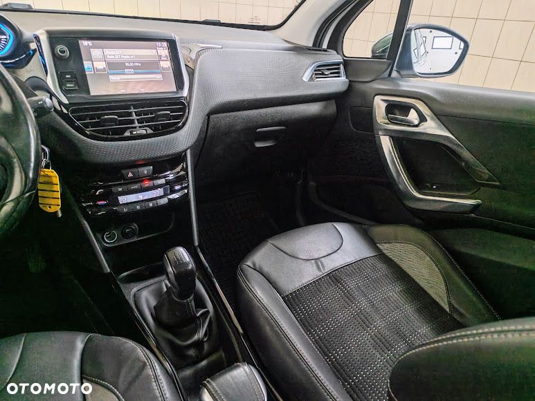 Peugeot 2008 1.6 BlueHDi Allure - 11