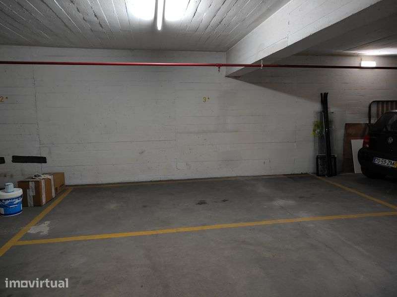 Arrendo lugar de carro numa garagem - Grande imagem: 4/5