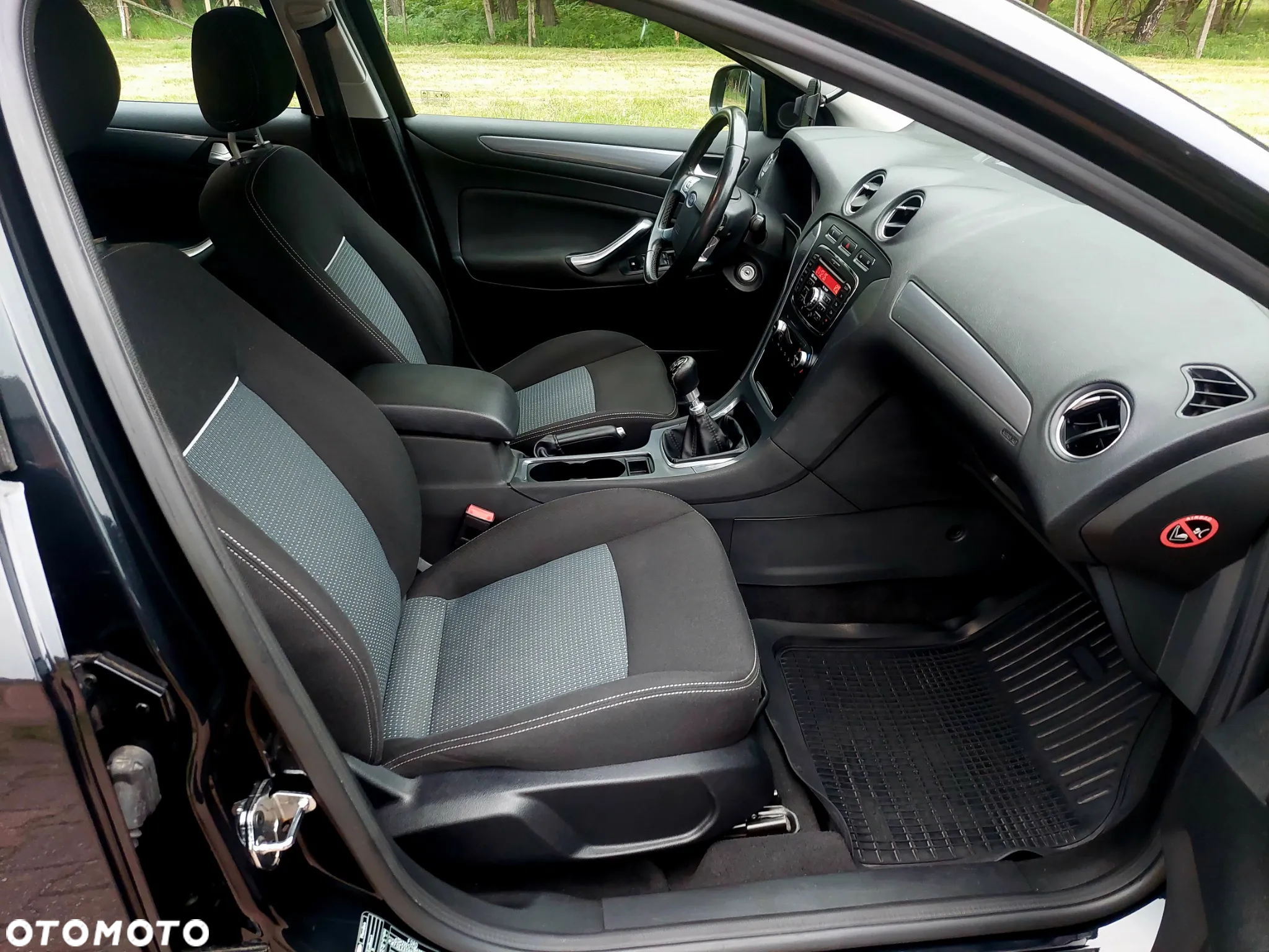 Ford Mondeo 1.6 T Ambiente - 13