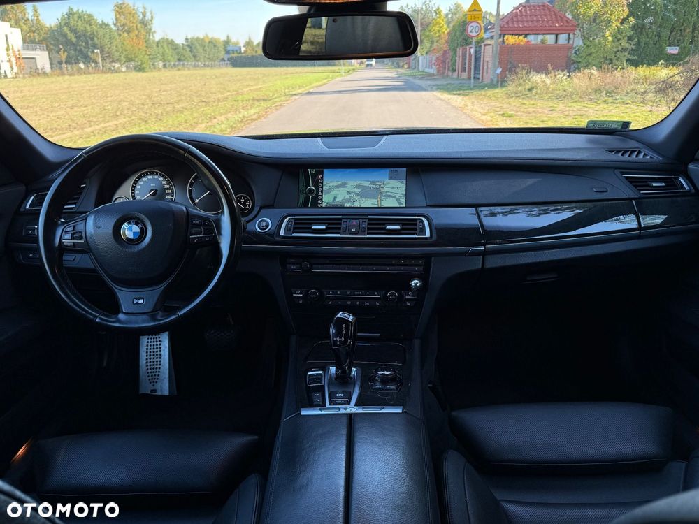 BMW Seria 7 - 12