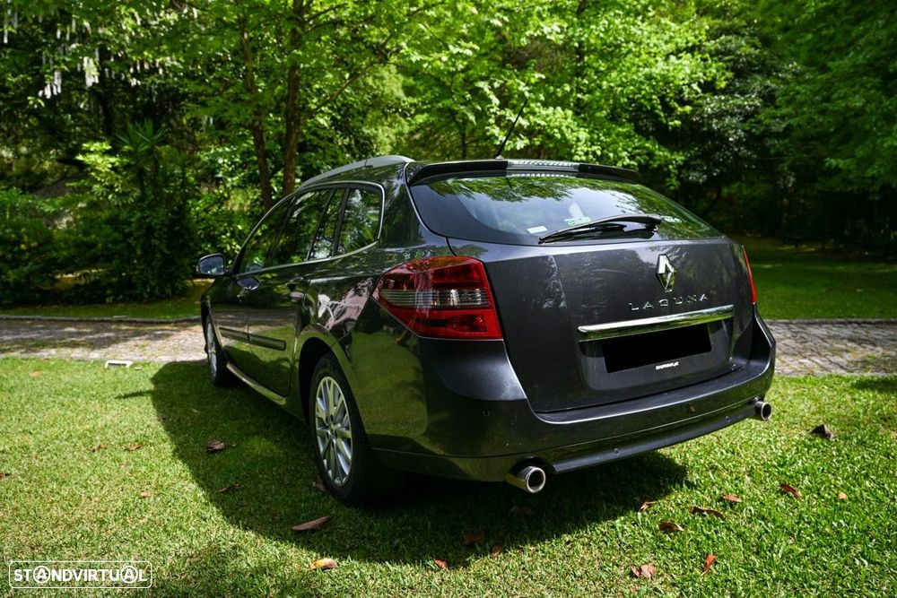 Renault Laguna Break 2.0 dCi Dynamique S 120g - 9